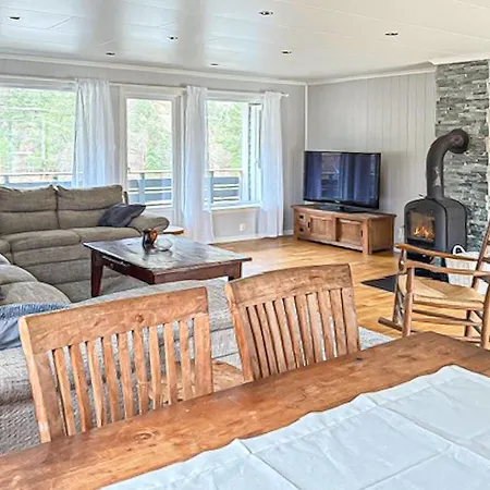 Beautiful In With House A Panoramic View *