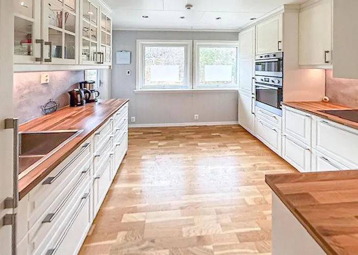 Beautiful In With House A Panoramic View *